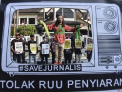 Aksi solidaritas jurnalis menolak RUU Penyiaran