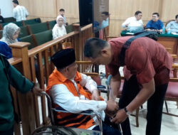 Mantan Gubernur Malut jalani sidang perdana di PN Ternate