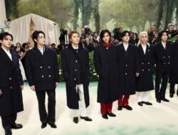 Stray Kids Diduga Dapat Perlakuan Rasis dari Paparazi di Met Gala 2024, Netizen Geram