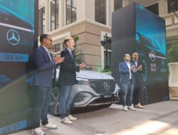 Mercedes-Benz luncurkan mobil listrik EQE SUV seharga Rp2,85 miliar