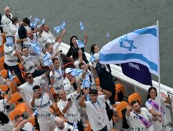 Delegasi Israel Dicemooh saat Defile Atlet di Pembukaan Olimpiade Paris 2024