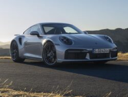 Porsche rayakan 50 tahun Turbo Terror dengan 911 edisi terbatas